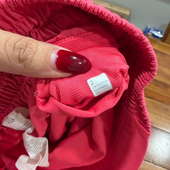 Lululemon Hotty Hot High Rise 4” - Picture 3 of 4